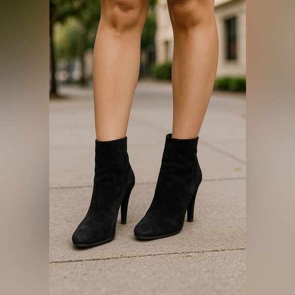 PRADA classic arc heeled ankle booties size 8 1/2 zippers suede timeless - Picture 2 of 13